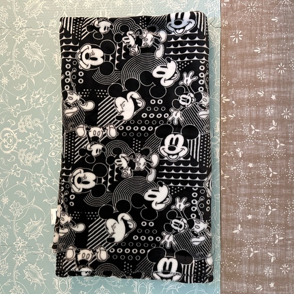 Mickey Mouse Blanket - Picture 1 of 1